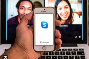 Skype如何调整聊天窗口大小？